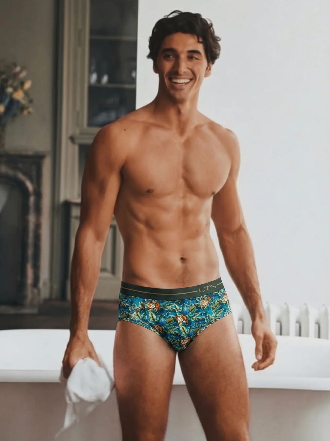 Wild Roar Briefs